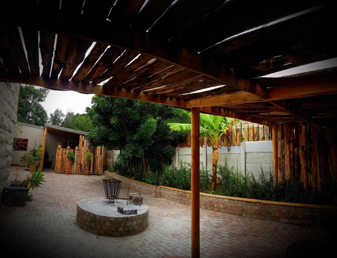 Uthando Backpackers Lodge Oudtshoorn Extérieur photo