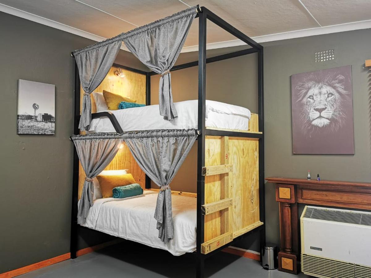 Uthando Backpackers Lodge Oudtshoorn Extérieur photo