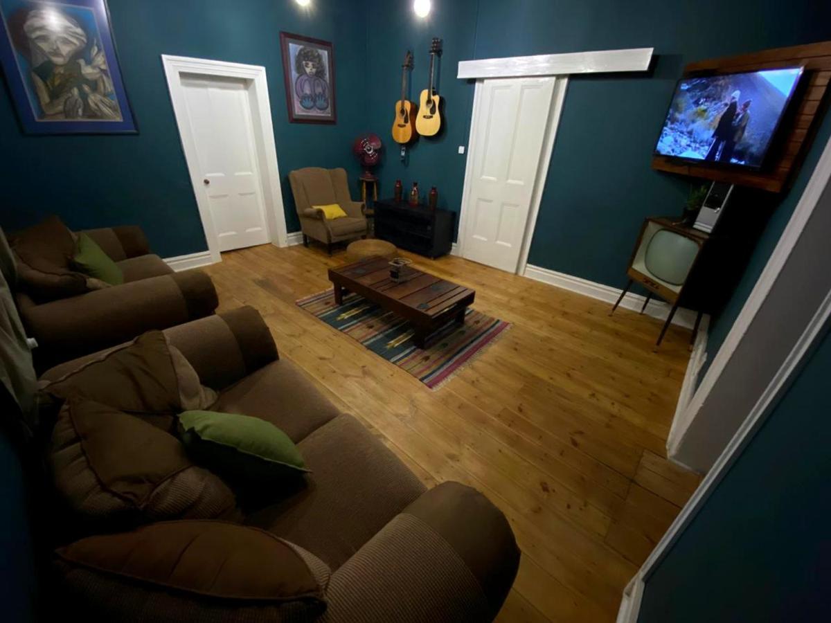 Uthando Backpackers Lodge Oudtshoorn Extérieur photo