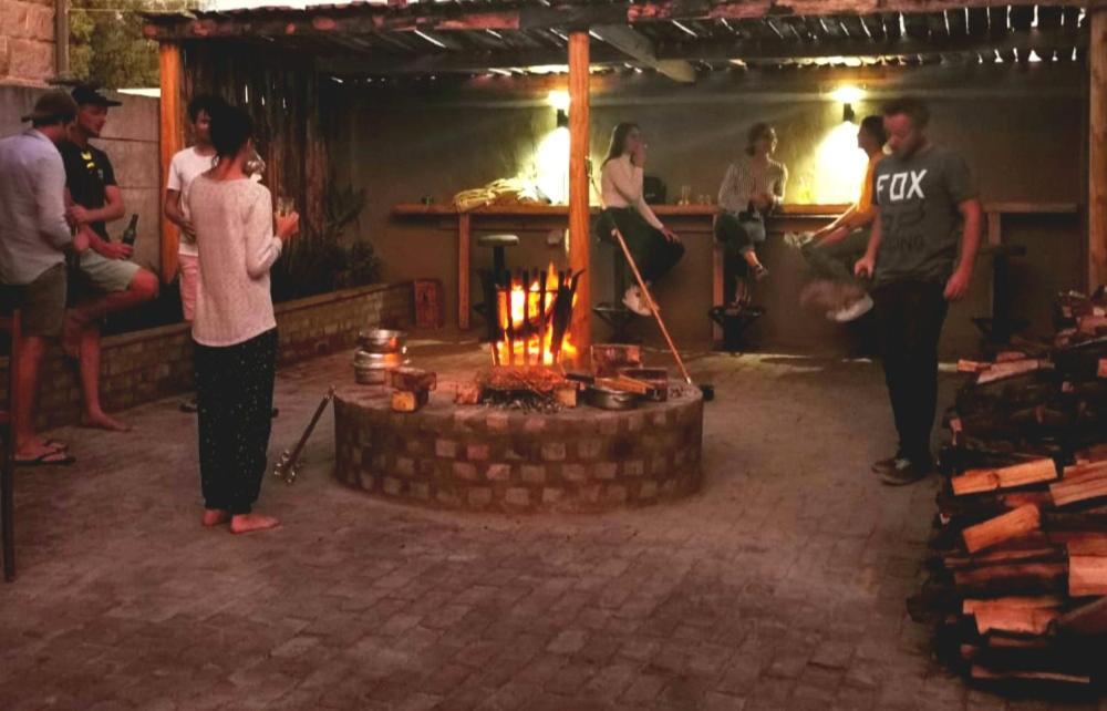 Uthando Backpackers Lodge Oudtshoorn Extérieur photo